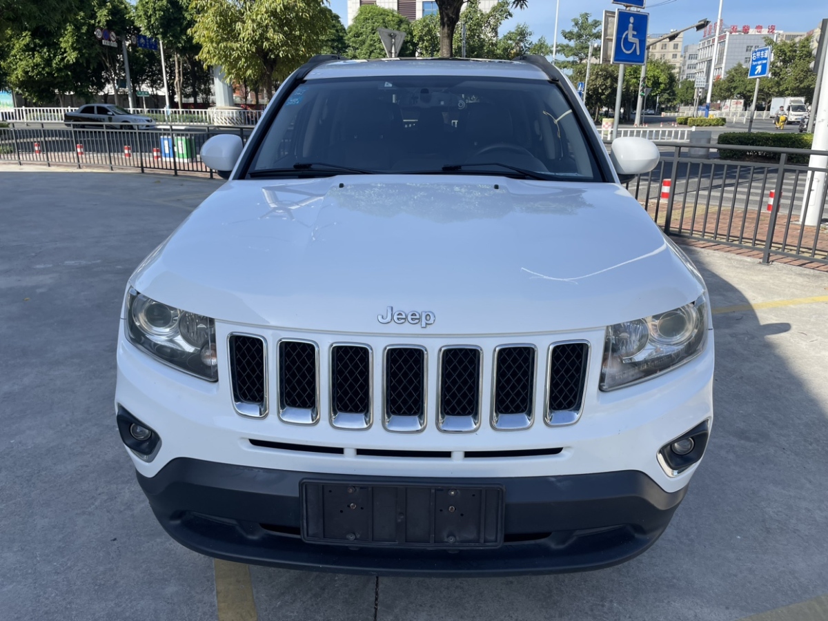 Jeep 指南者  2014款 改款 2.4L 四驅(qū)舒適版圖片