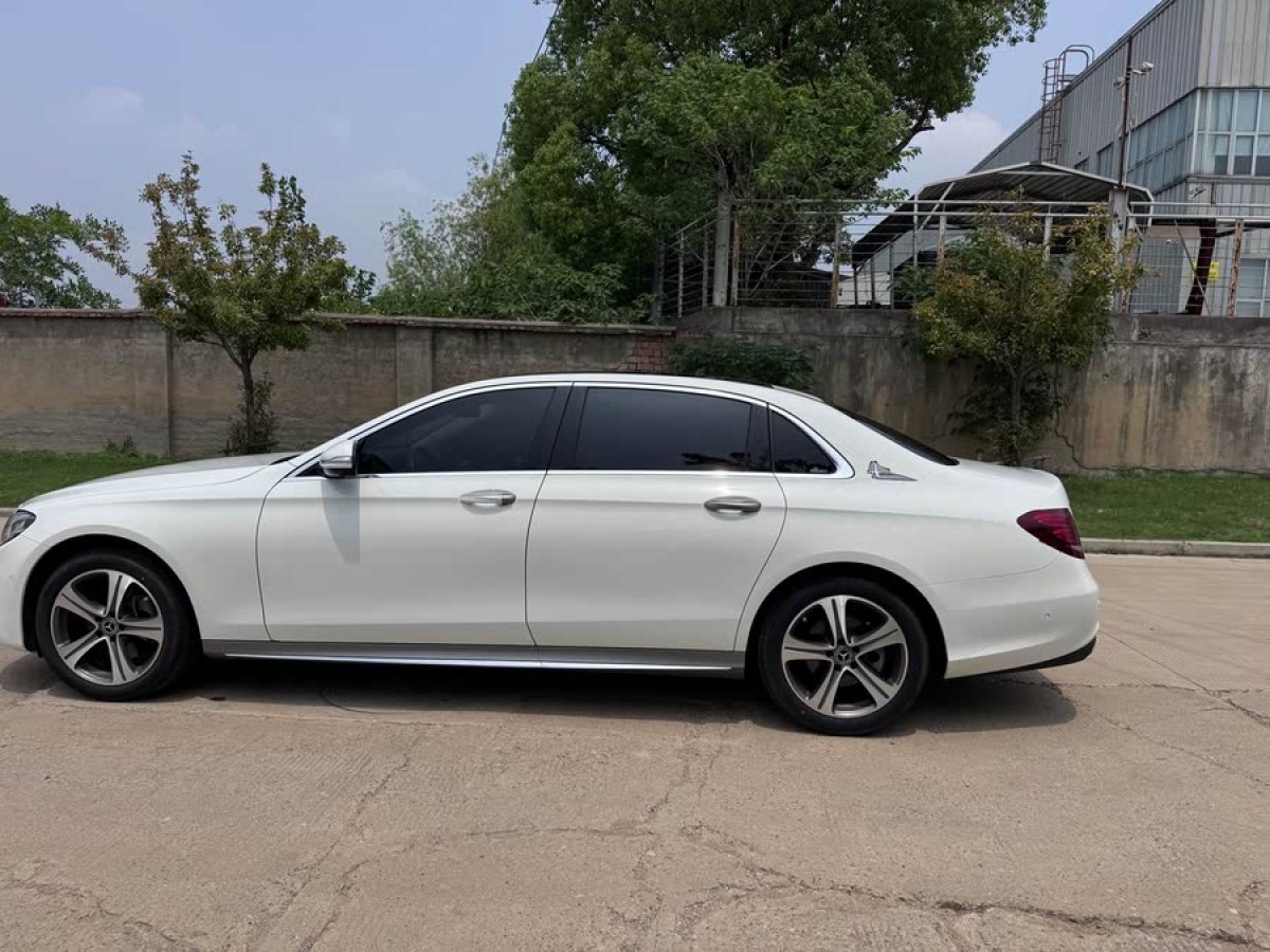 奔馳 奔馳E級  2019款 E 260 L 運(yùn)動(dòng)型圖片