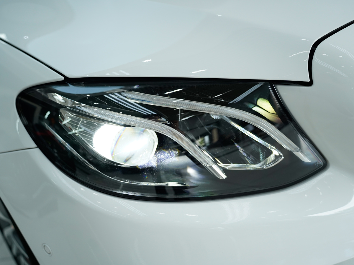 奔馳 奔馳E級  2020款 E 260 轎跑車圖片