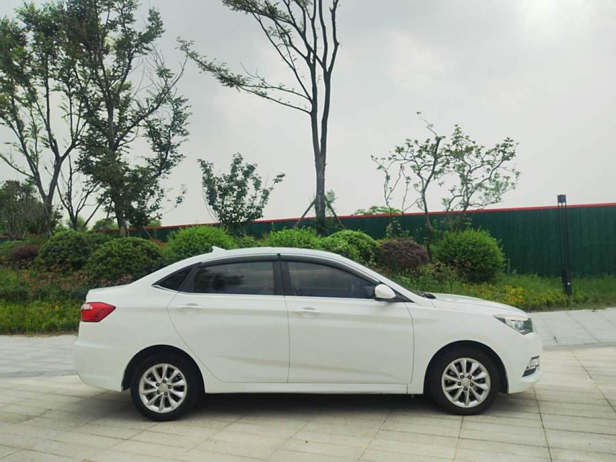 長(zhǎng)安 悅翔V7  2016款 1.6L 手動(dòng)樂(lè)享型 國(guó)V圖片