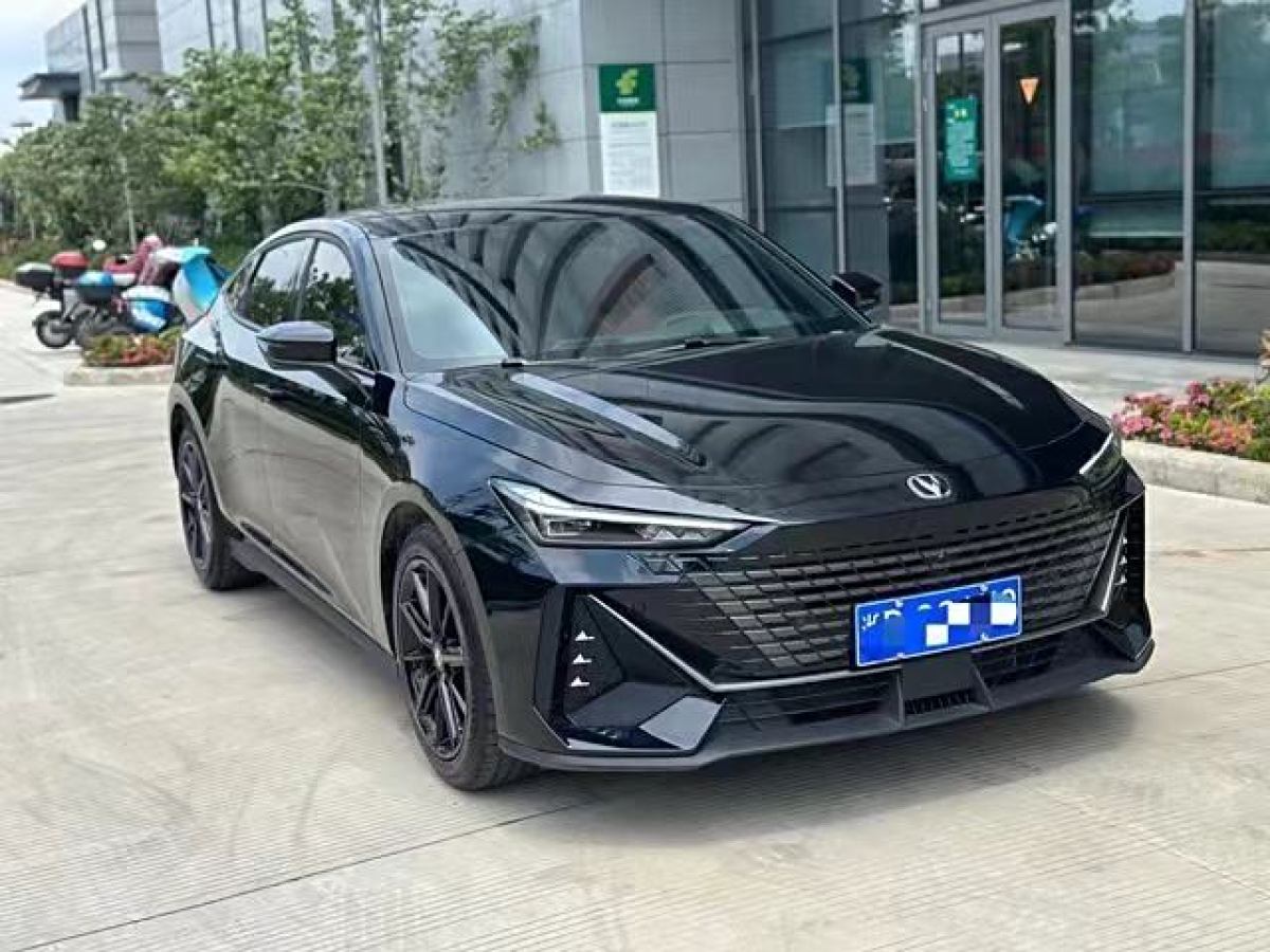 長(zhǎng)安 長(zhǎng)安UNI-V  2023款 1.5T 尊享型圖片