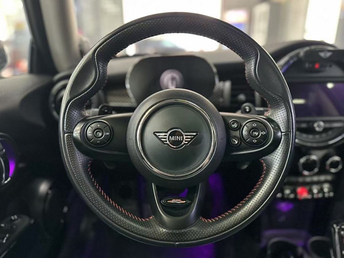 MINI MINI  2019款 2.0T COOPER S 經(jīng)典派圖片