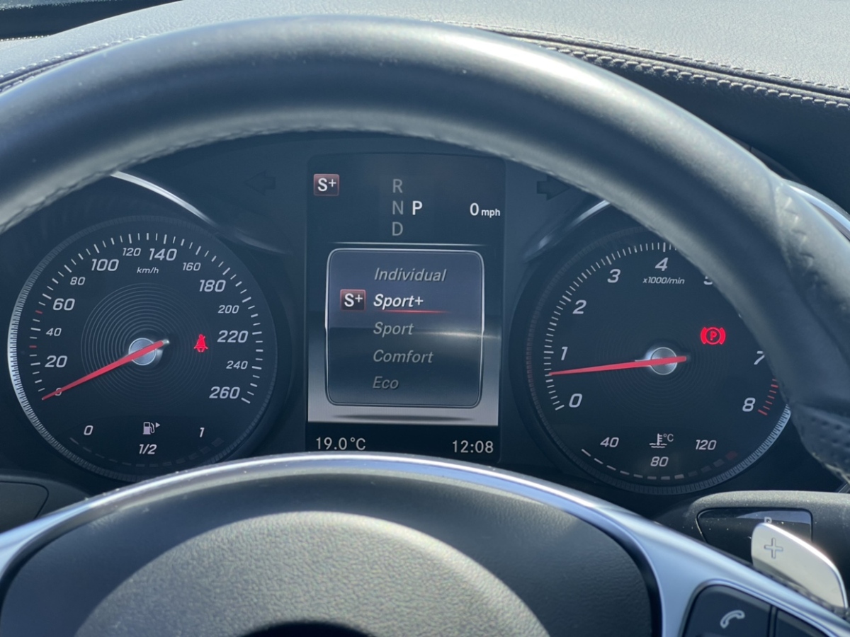 2017年8月奔驰 奔驰C级  2017款 改款 C 200 轿跑版