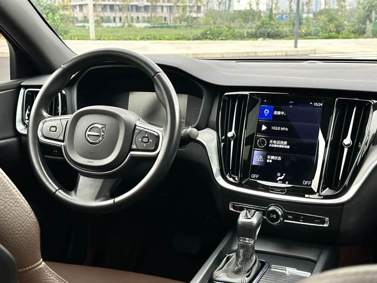 沃爾沃 S60L  2021款 T4 智遠(yuǎn)豪華版圖片