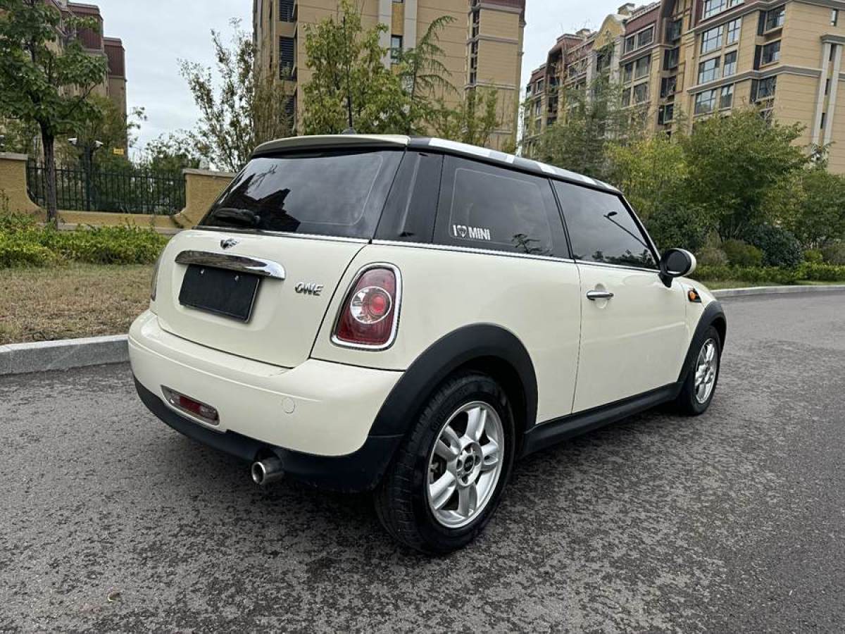 2014年2月MINI COUNTRYMAN  2011款 1.6L ONE