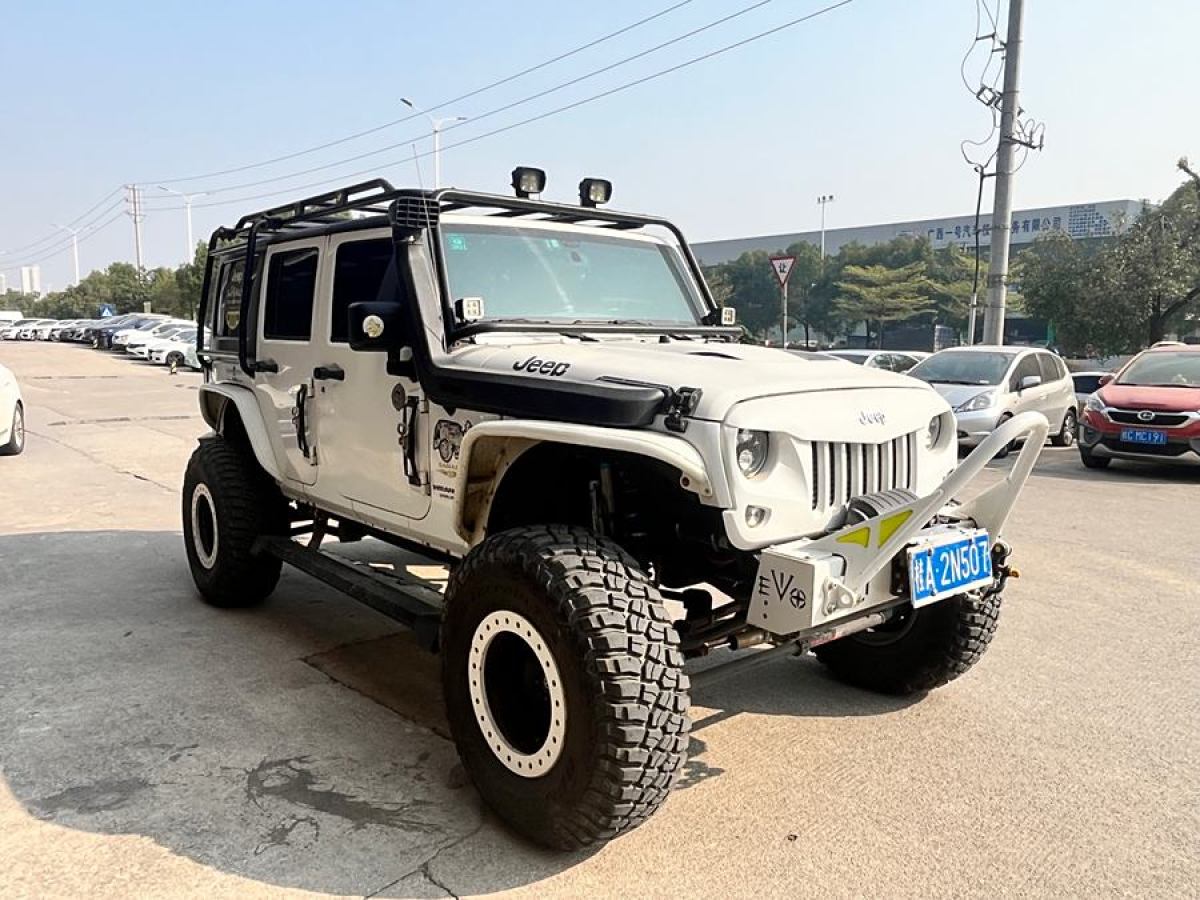 Jeep 牧馬人  2015款 2.8TD Sahara 四門版圖片