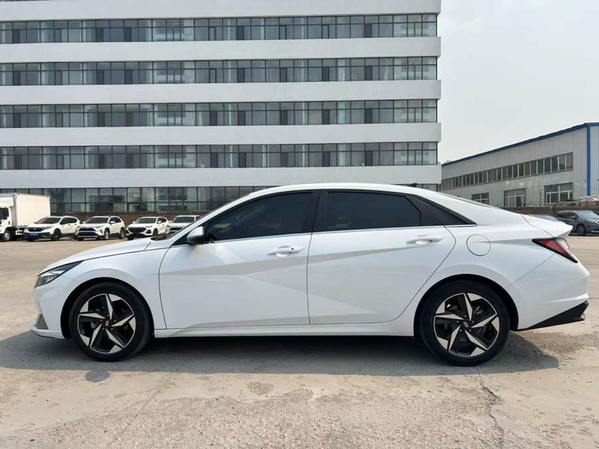 現(xiàn)代 伊蘭特  2021款 1.5L LUX尊貴版圖片
