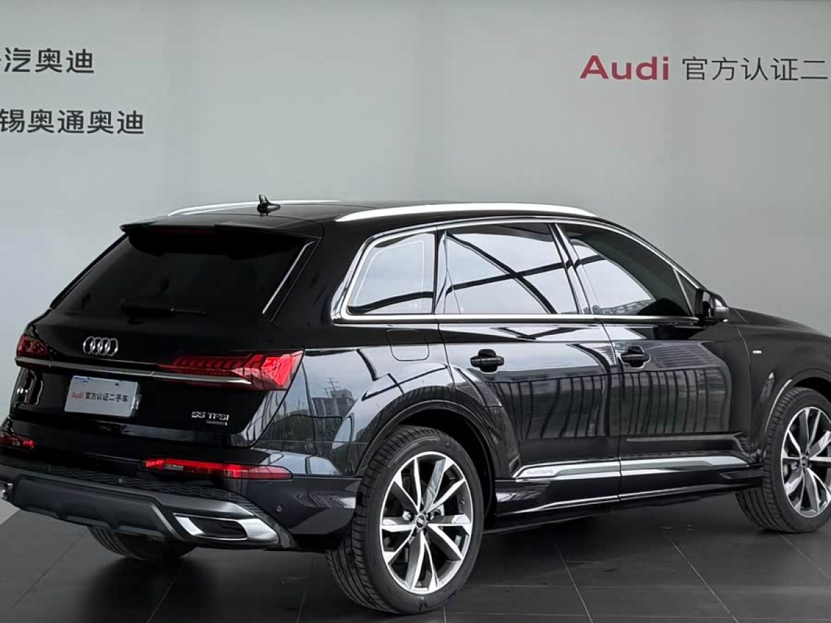 奧迪 奧迪Q7  2023款 55 TFSI quattro S line運(yùn)動(dòng)型圖片
