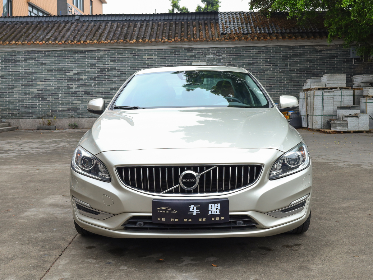 沃爾沃 S60  2014款 2.0T T5 個性運(yùn)動版(改款)圖片