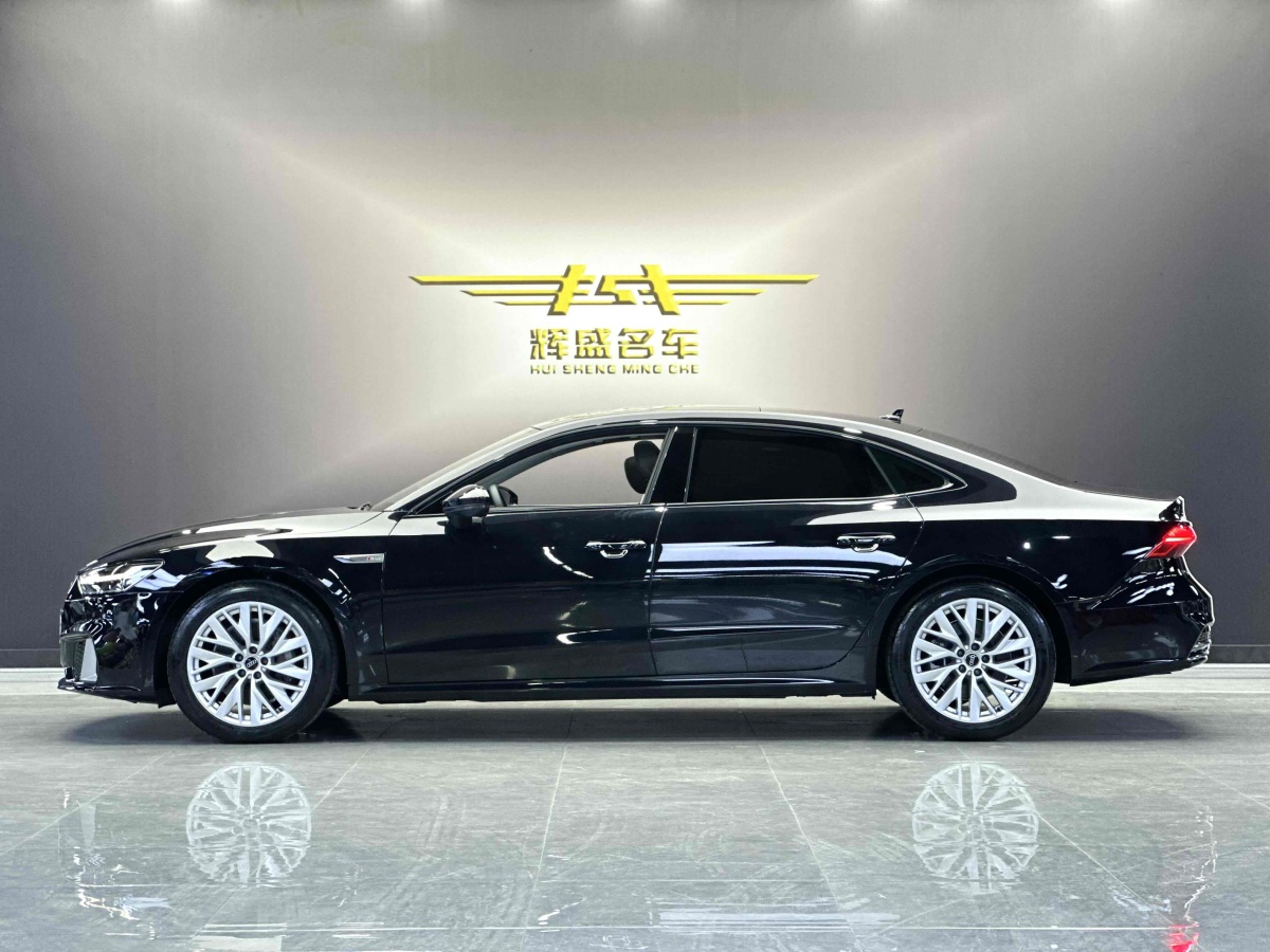 2023年11月奧迪 奧迪A7L  2024款 45TFSI S-line 筑夢型 流晶套裝