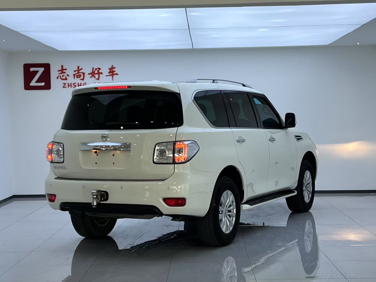 日產(chǎn) 途樂  2018款 4.0L 鉑金型圖片