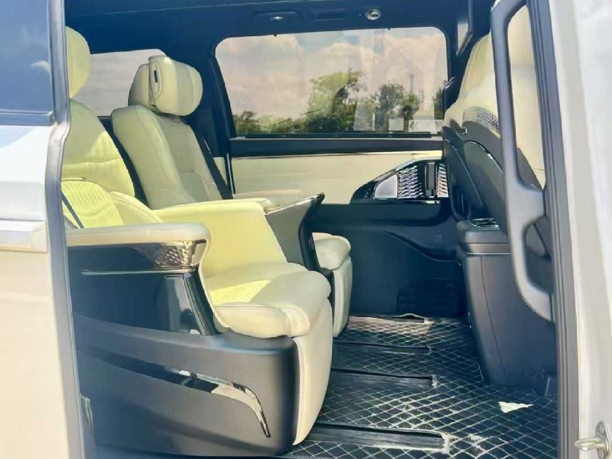 上汽大通 上汽大通MAXUS T90房車  2022款 2.0T探索家T90縱橫越野綠-防爆漆圖片