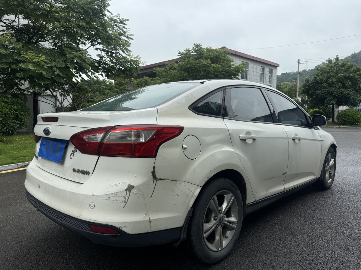 福特 ?？怂? 2012款 三廂 1.6L 自動風尚型圖片