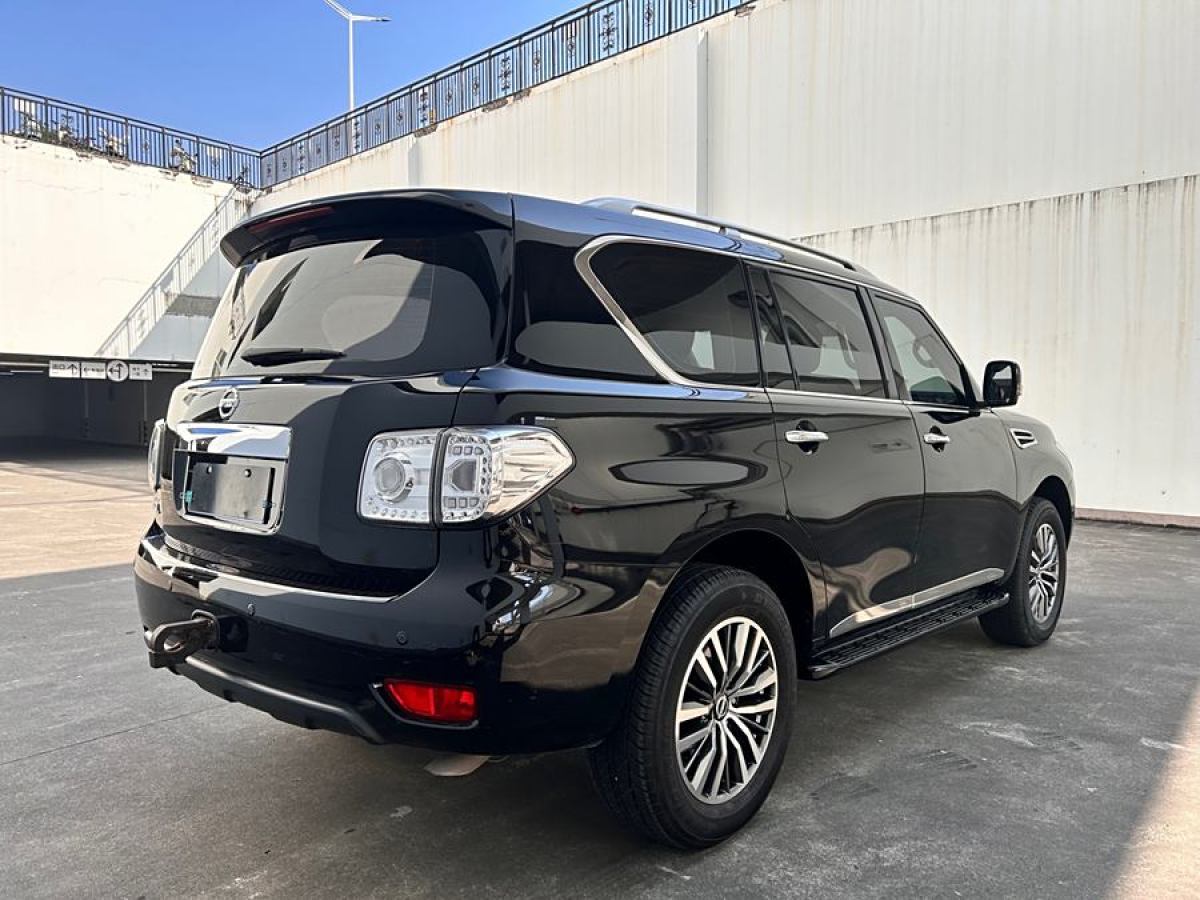 日產(chǎn) 途樂  2018款 4.0L 領(lǐng)英型圖片