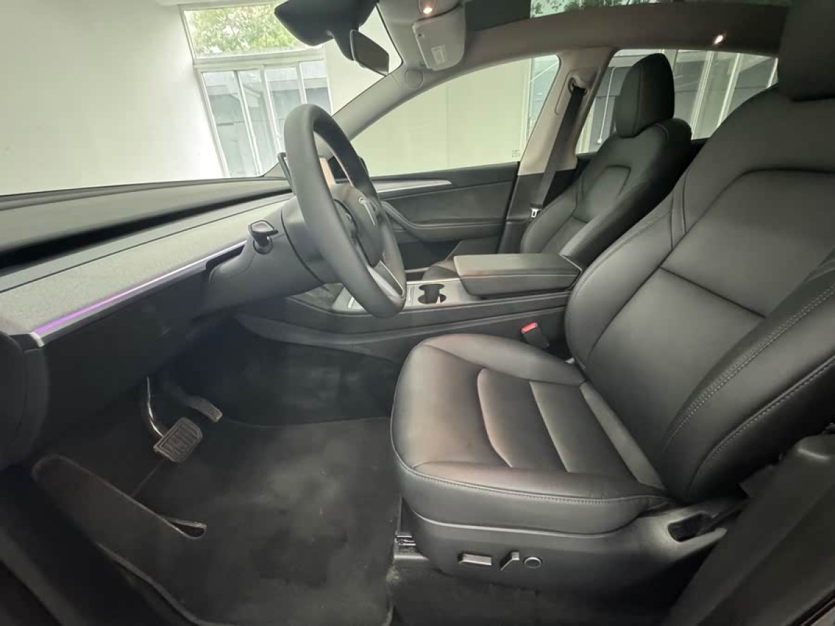 特斯拉 Model Y  2024款 后輪驅(qū)動(dòng)版圖片