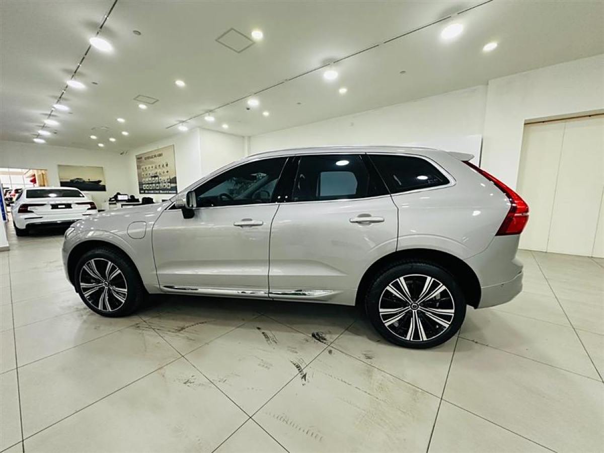 沃爾沃 XC60新能源  2025款 插電式混動 長續(xù)航四驅(qū)智雅豪華版圖片