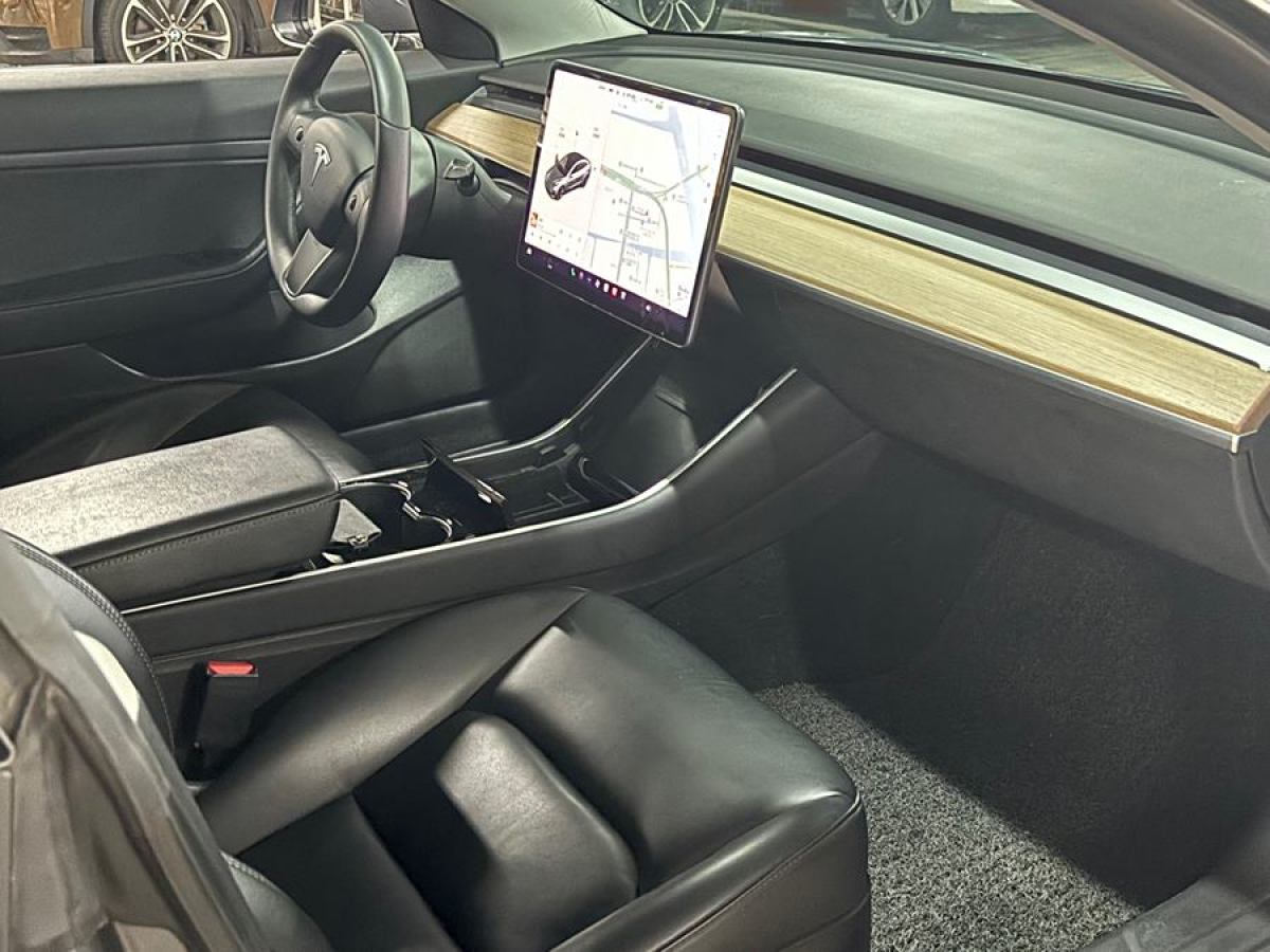 特斯拉 Model 3  2019款 標準續(xù)航后驅(qū)升級版圖片