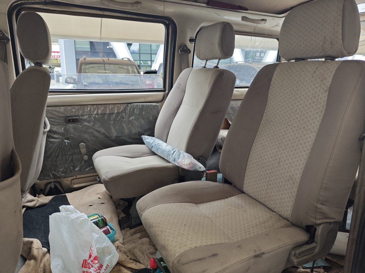 五菱 五菱榮光  2021款 1.2L S 標(biāo)準(zhǔn)型封窗車助力版標(biāo)準(zhǔn)型5座LSI圖片
