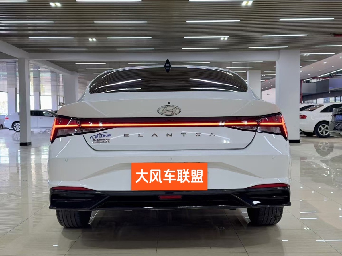 現(xiàn)代 伊蘭特  2021款 1.5L LUX尊貴版圖片