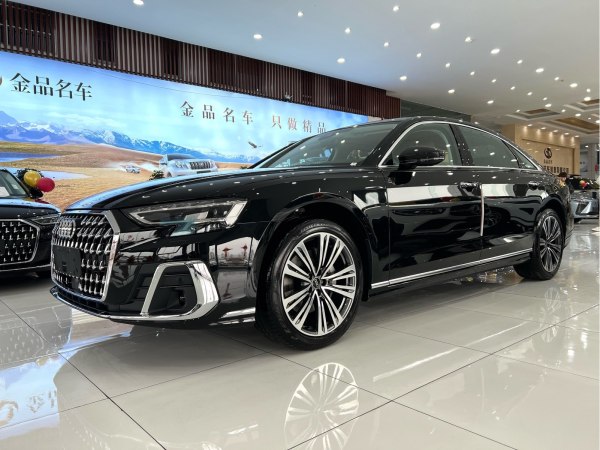 奥迪 奥迪A8  2024款 A8L 45 TFSI quattro 豪华型