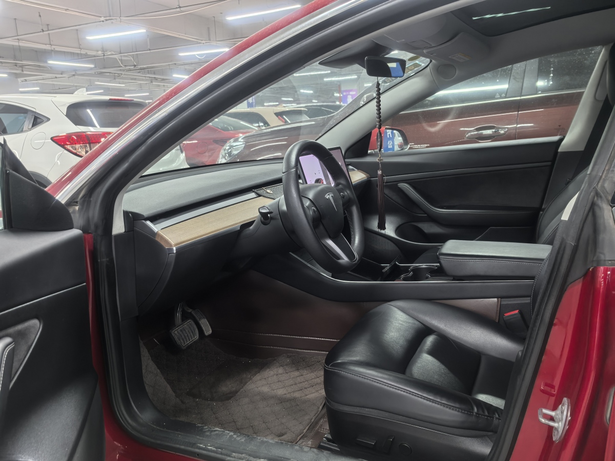 特斯拉 Model 3  2019款 標(biāo)準(zhǔn)續(xù)航后驅(qū)升級版圖片