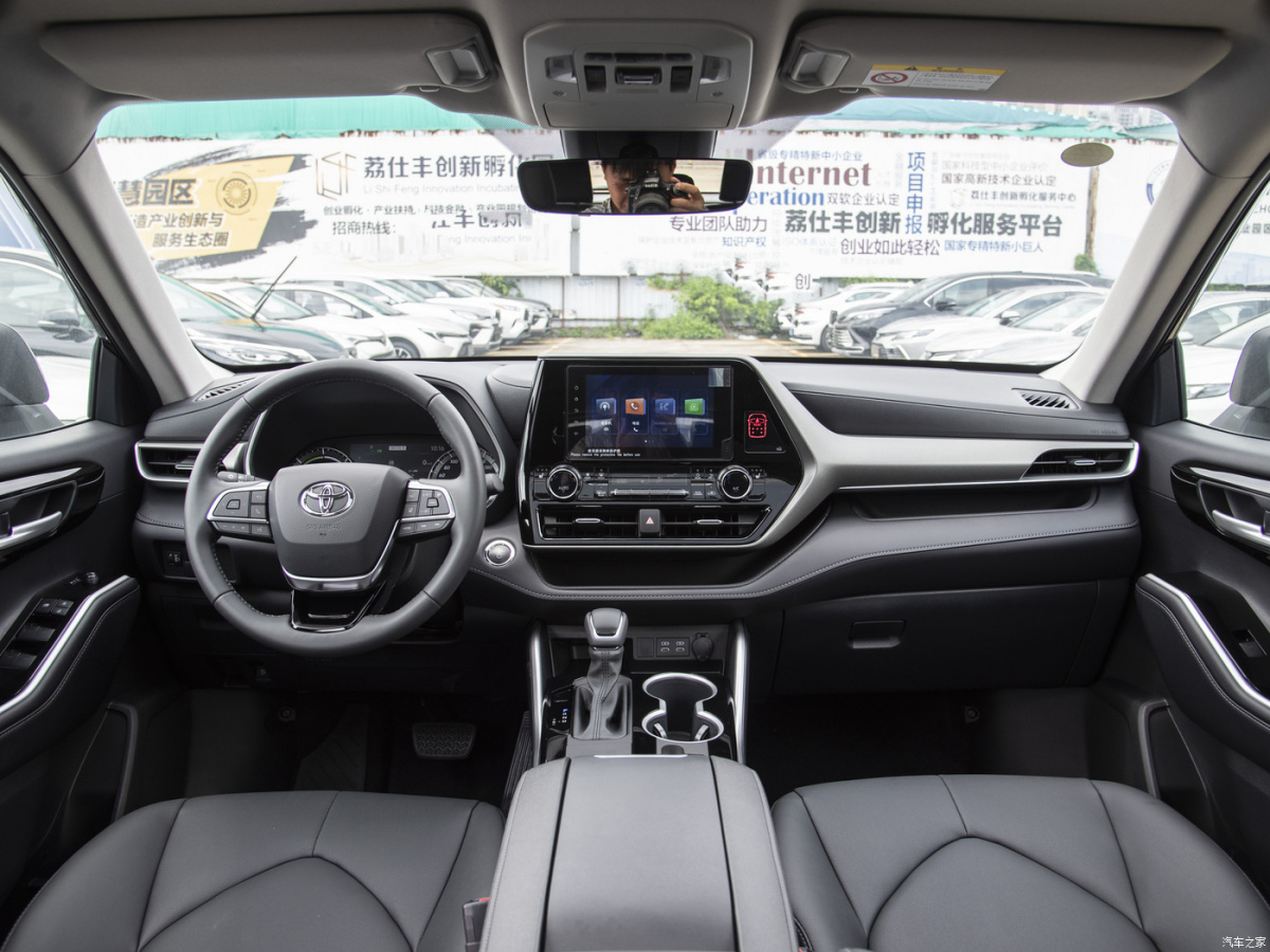 丰田 汉兰达  2023款 2.5L智能电混双擎四驱豪华版 7座图片