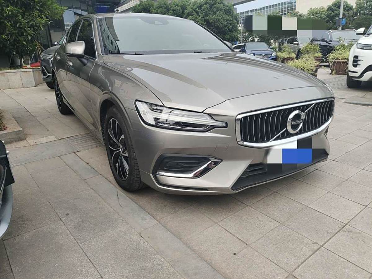 沃爾沃 S60L  2021款 T4 智逸豪華版圖片