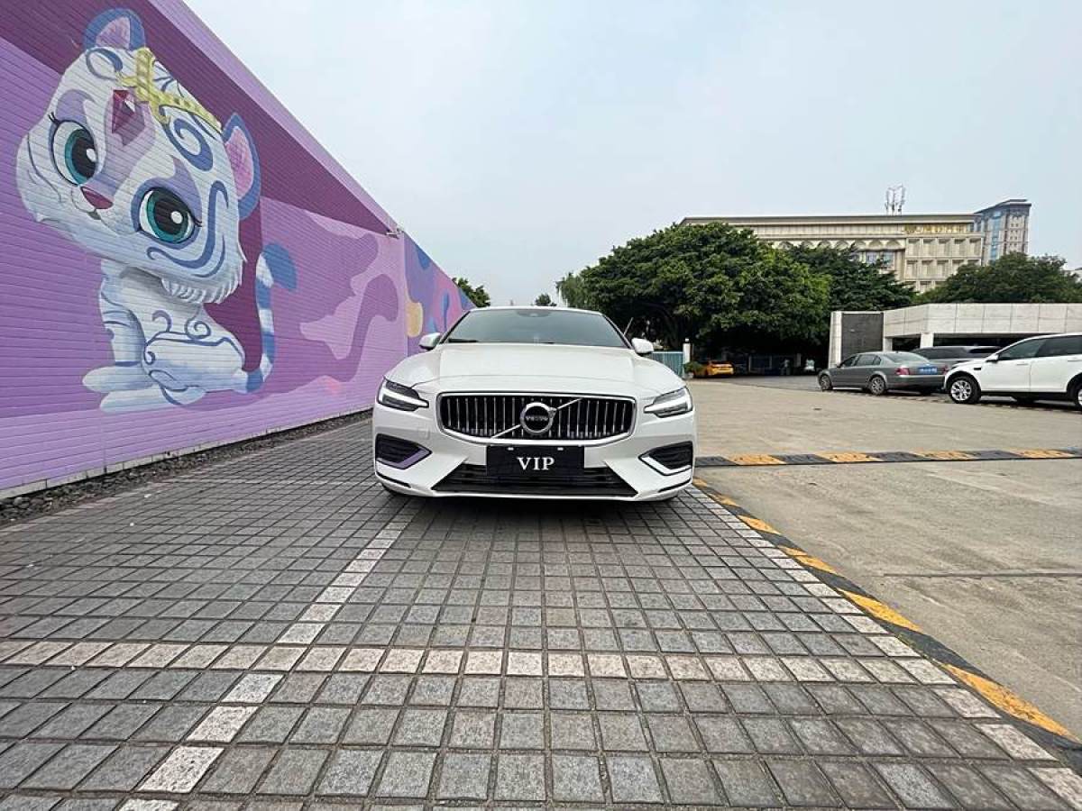 2020年12月沃爾沃 S60L  2021款 T4 智逸豪華版