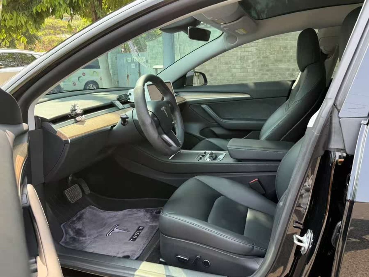 特斯拉 Model 3  2022款 后輪驅(qū)動(dòng)版圖片