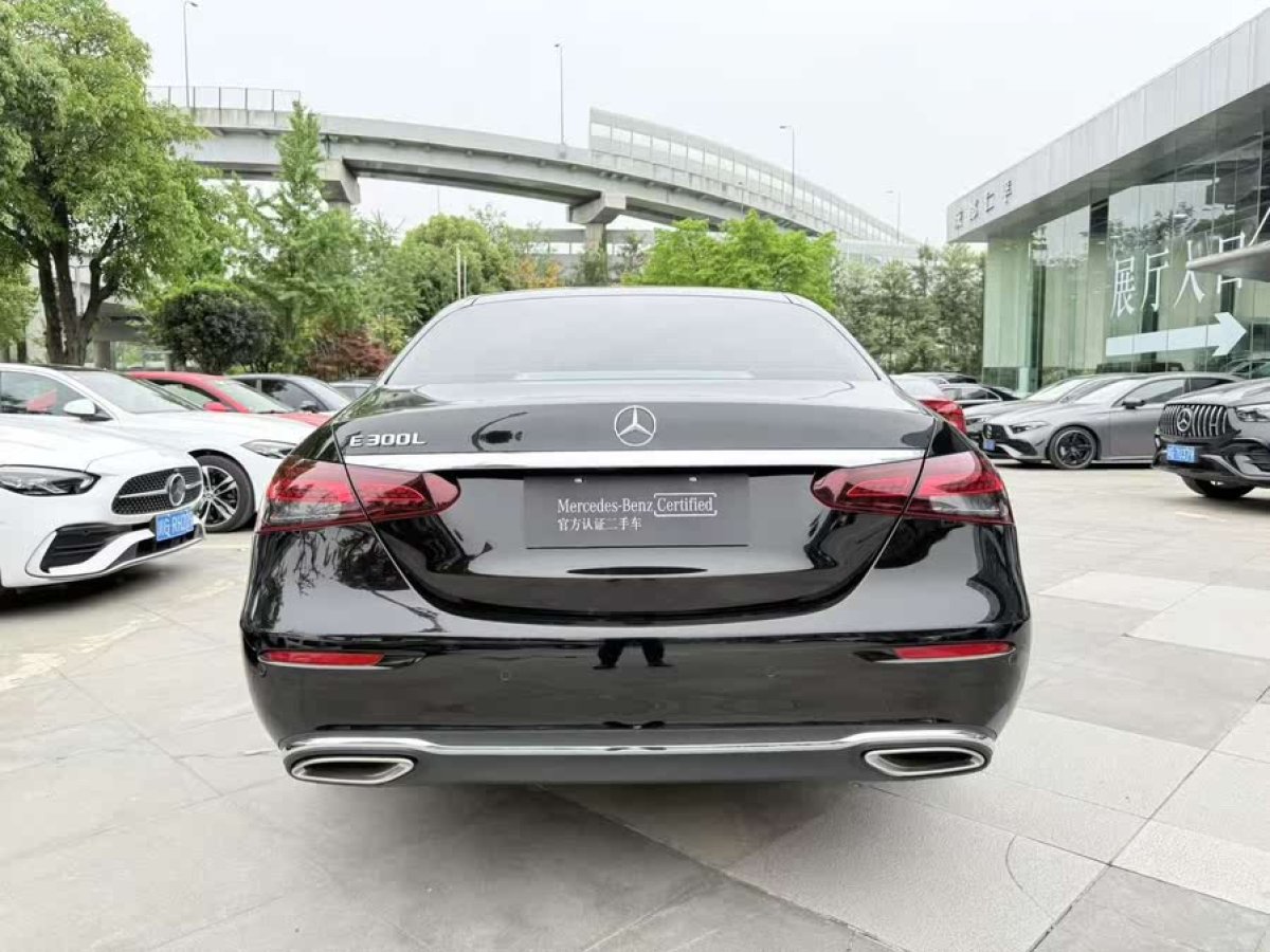奔馳 奔馳E級  2021款 改款 E 300 L 豪華型圖片