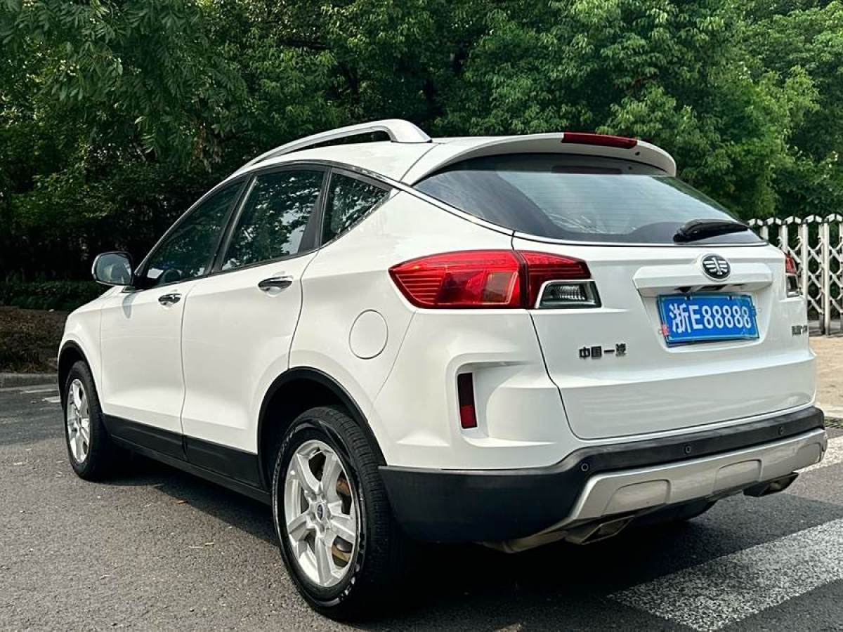 奔腾 X80  2013款 2.0L 手动豪华型图片