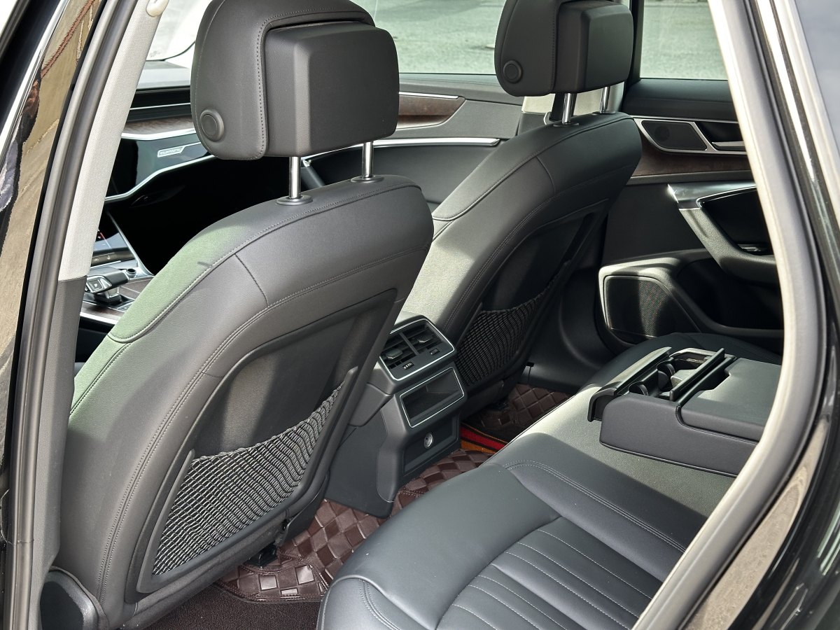 奧迪 奧迪A6  2020款 Allroad 探索家 55 TFSI 尊享越野型圖片