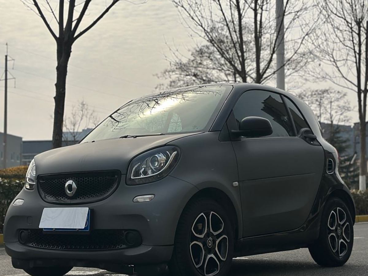 smart fortwo  2019款 0.9T 66千瓦硬頂風(fēng)擎版 國(guó)VI圖片