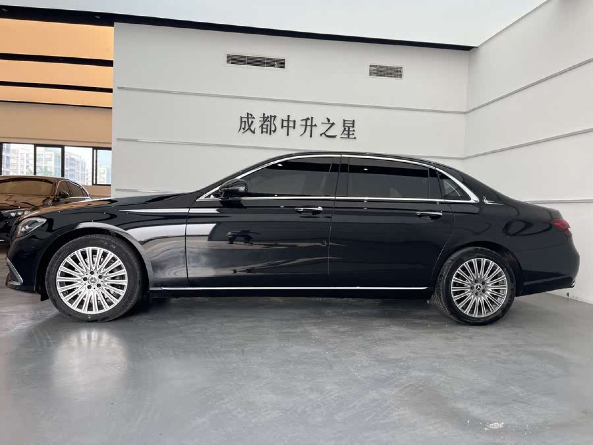 奔馳 奔馳E級(jí)  2022款 改款 E 300 L 豪華型圖片
