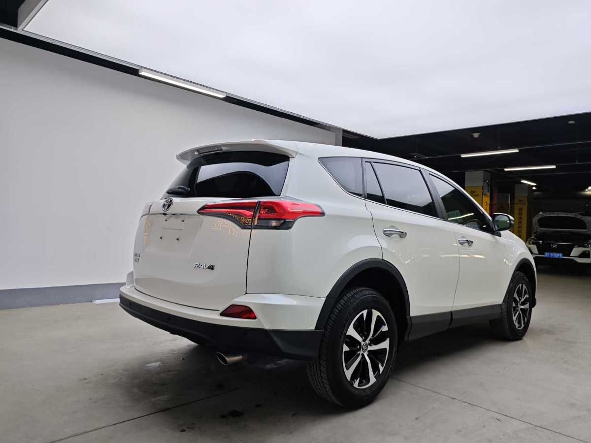 2019年9月豐田 RAV4  2018款 榮放 2.0L CVT兩驅(qū)風(fēng)尚版