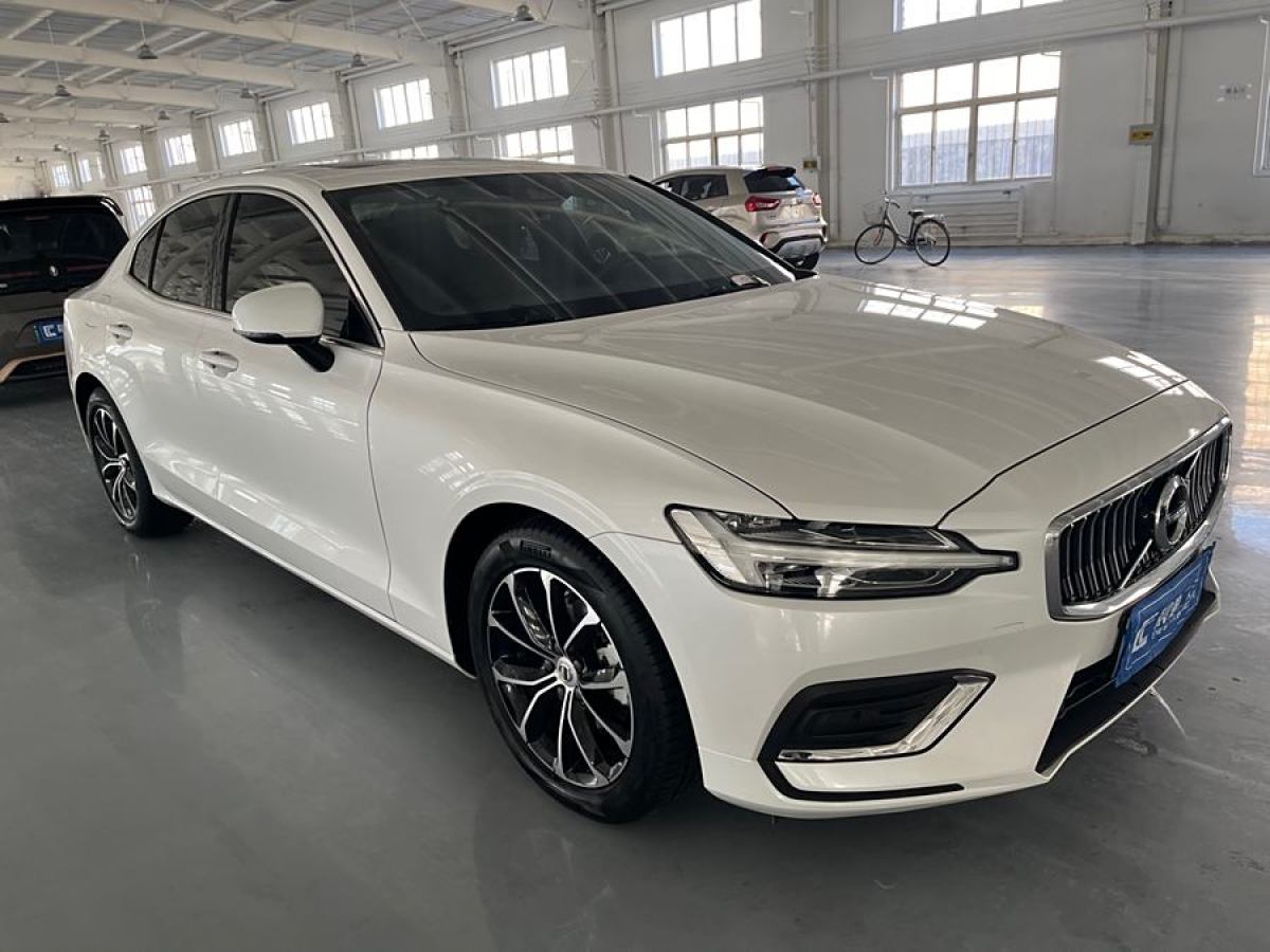 沃爾沃 S60L  2022款 B4 智逸豪華版圖片