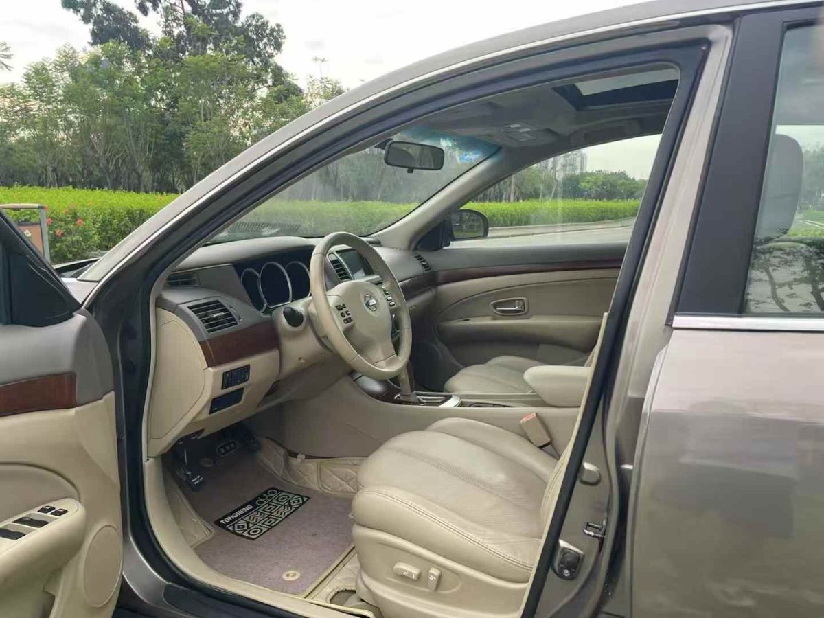 日產(chǎn) 驪威  2010款 勁逸版 1.8L 自動(dòng)標(biāo)準(zhǔn)型圖片