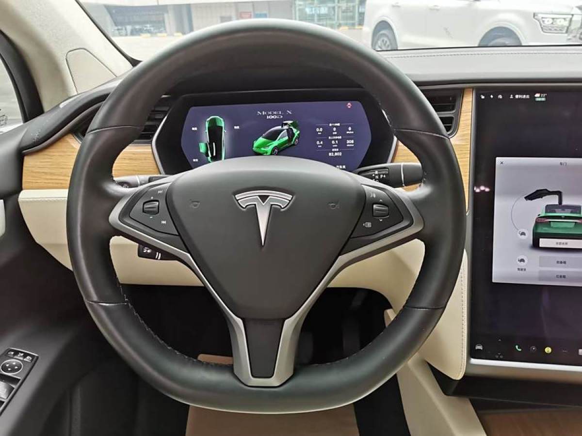 特斯拉 Model X  2017款 Model X 100D 長(zhǎng)續(xù)航版圖片