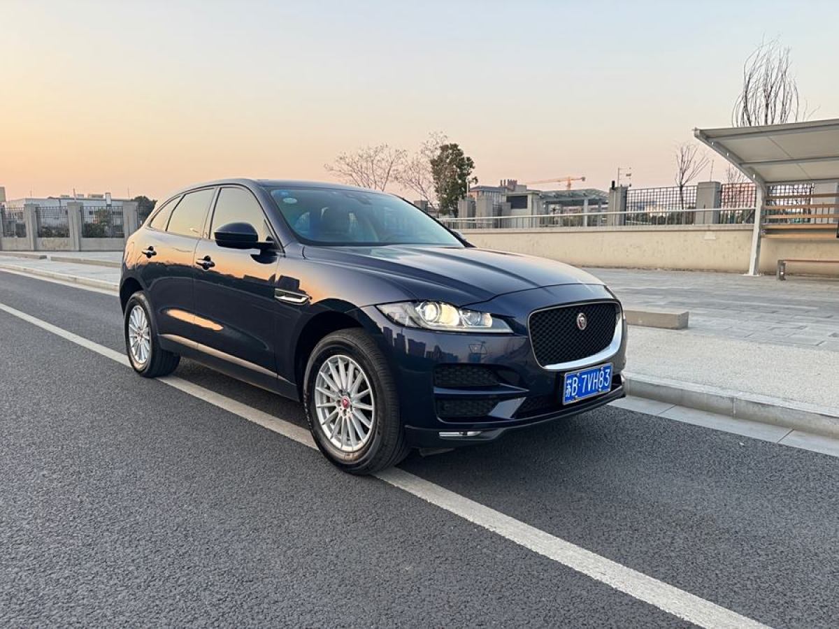 捷豹 F-PACE  2016款 2.0T 兩驅(qū)都市尊享版圖片