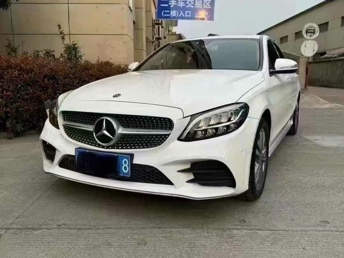 奔馳 奔馳A級  2019款  A 220 L 4MATIC 運動轎車圖片