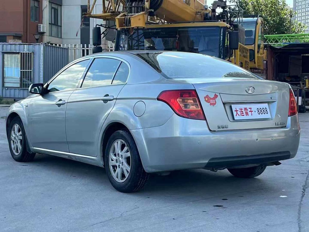 奔騰 B70  2010款 2.0L 自動(dòng)導(dǎo)航型圖片