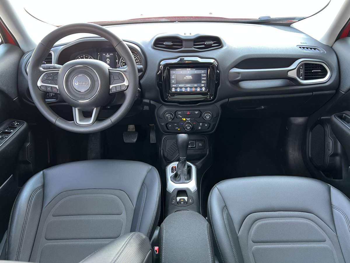 Jeep 自由俠  2019款 220T 自動領(lǐng)先版圖片