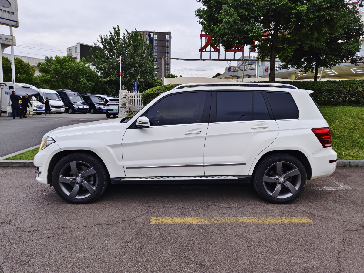 奔馳 奔馳GLK級(jí)  2013款 GLK 300 4MATIC 動(dòng)感天窗型圖片