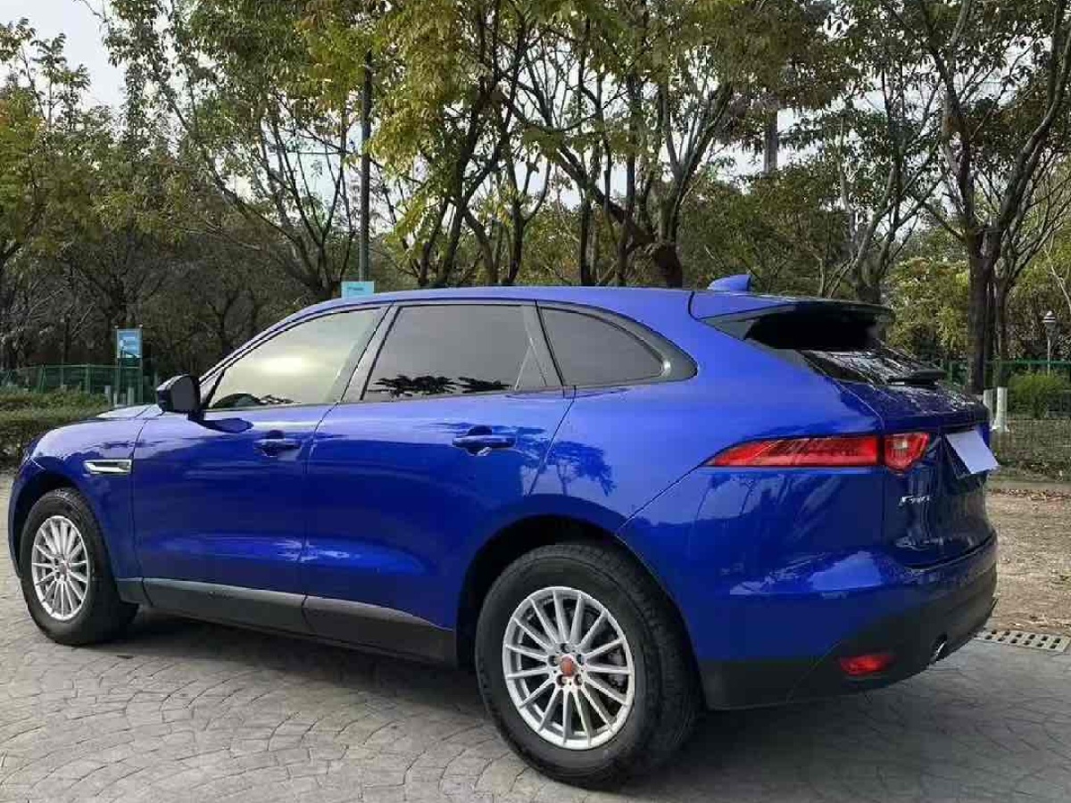 捷豹 F-PACE  2018款 2.0T 兩驅(qū)都市尊享版圖片