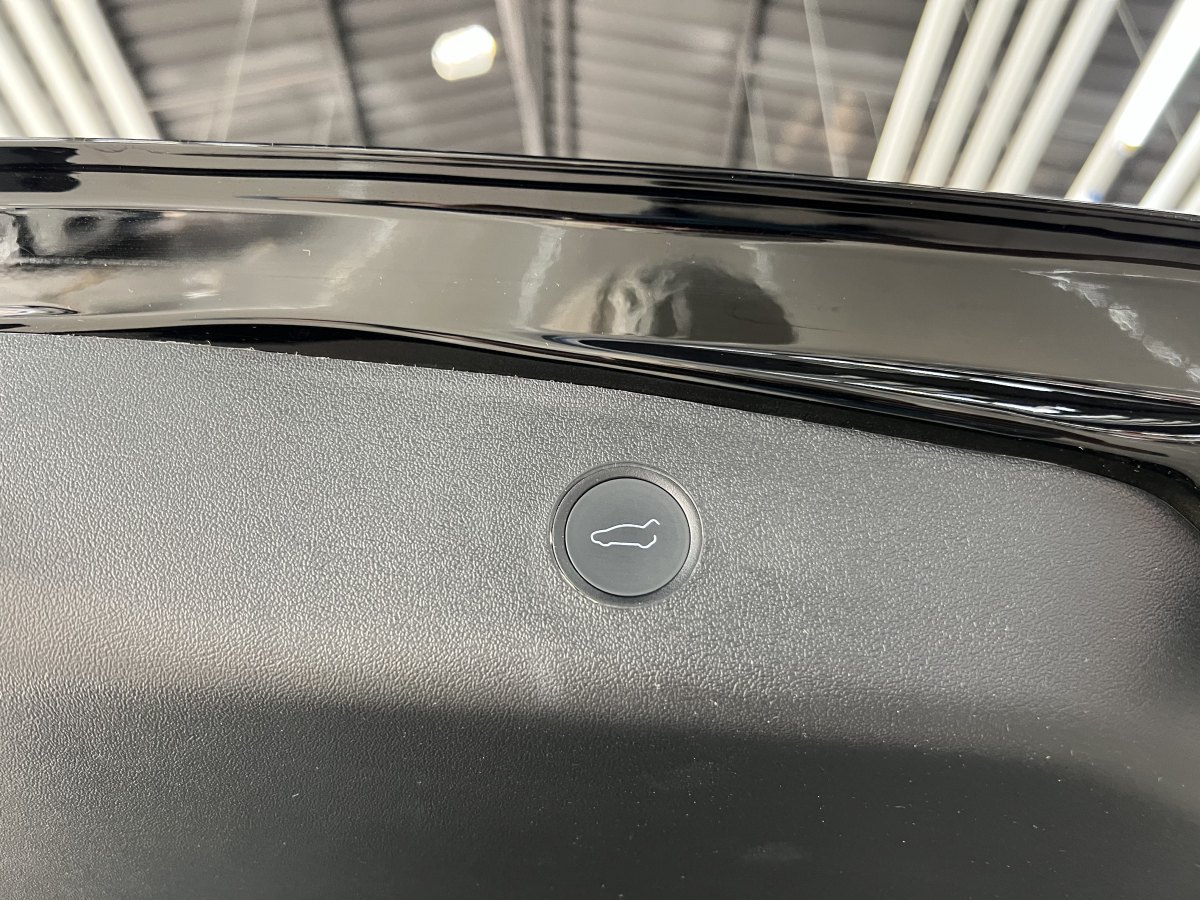 特斯拉 Model 3  2019款 標(biāo)準(zhǔn)續(xù)航后驅(qū)升級版圖片