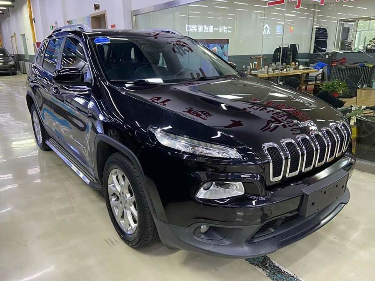 Jeep 自由光  2016款 2.4L 領(lǐng)先版圖片