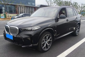 寶馬X5 寶馬 xDrive 30Li 尊享型M運動曜夜套裝