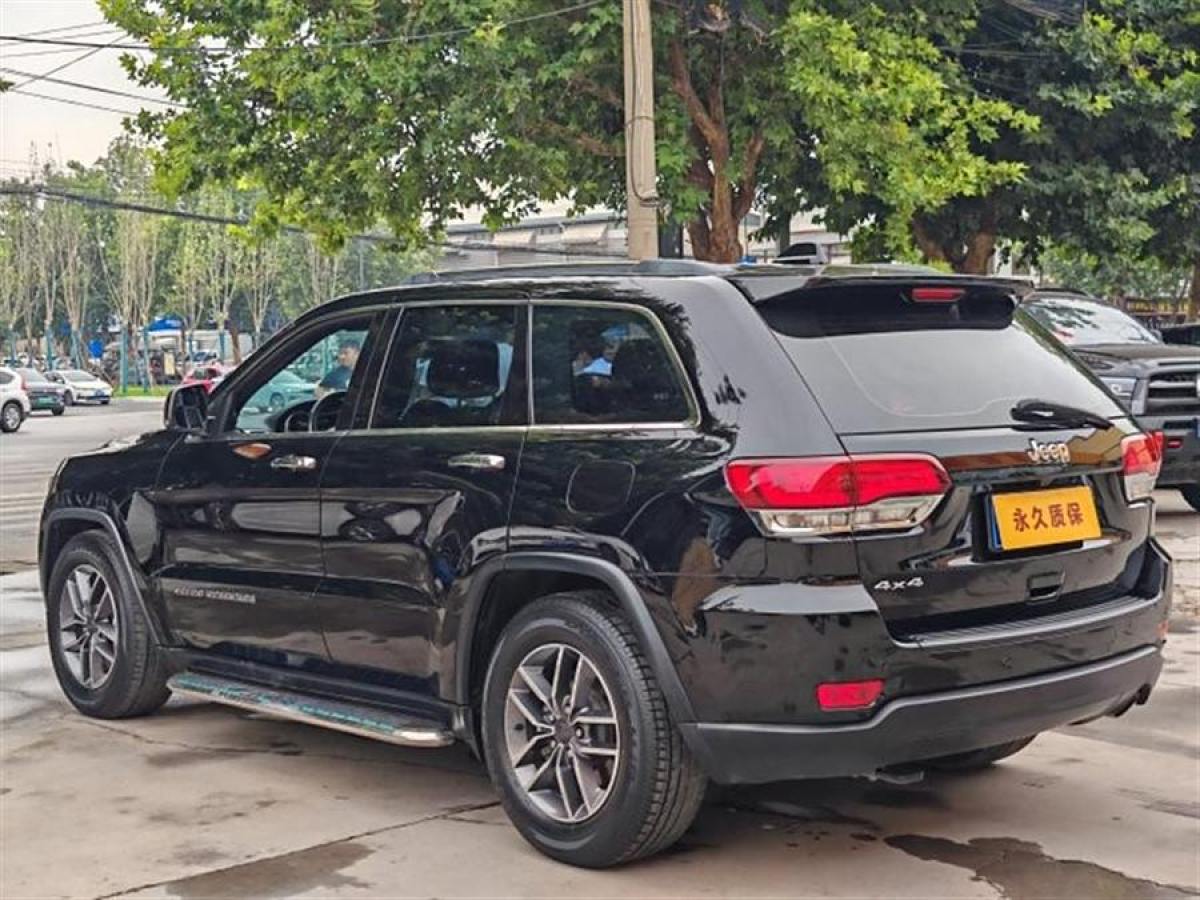 Jeep 大切諾基  2020款 3.0L 專業(yè)導(dǎo)航版圖片