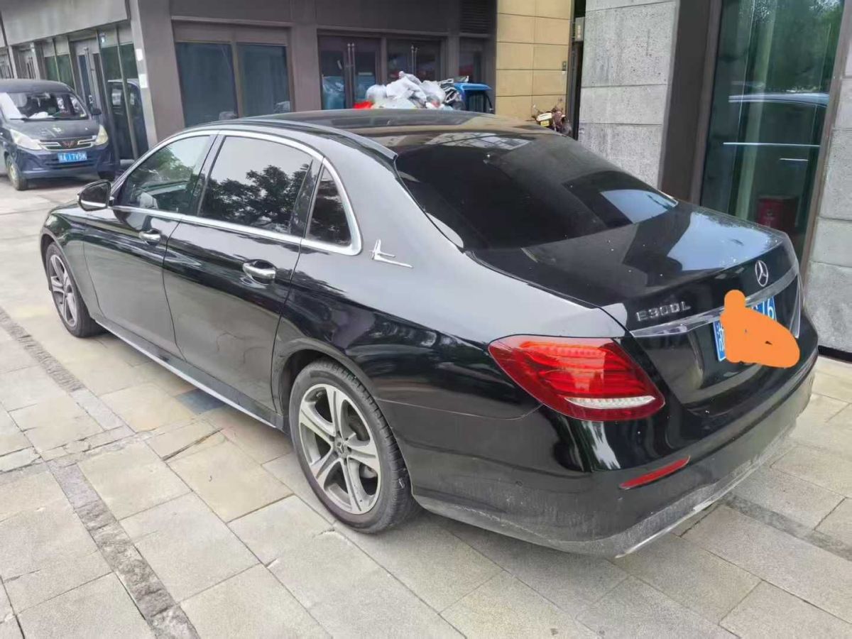 奔馳 奔馳E級(jí)  2019款 E 350 L 運(yùn)動(dòng)型 4MATIC圖片