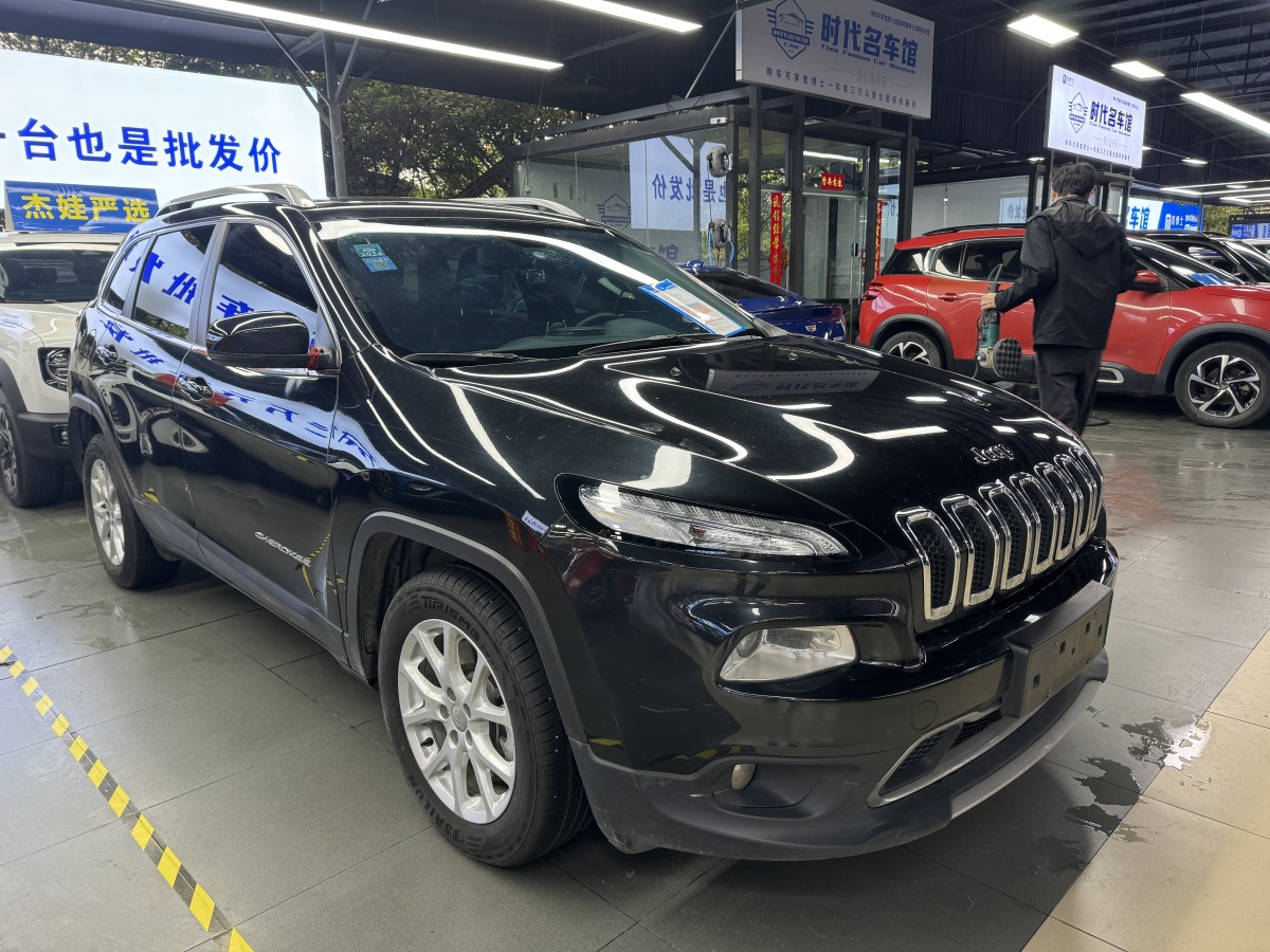 Jeep 自由光  2017款 2.0L 領(lǐng)先版圖片